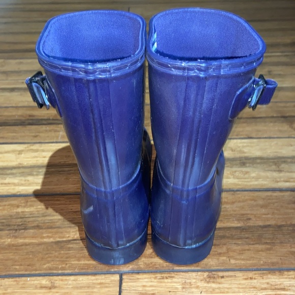 Dark purple Hunter Refined Short Gloss rain boots. - Picture 2 of 9